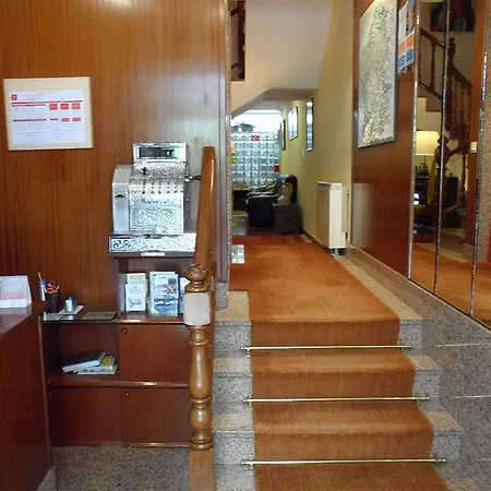 Nest El Camino מלון