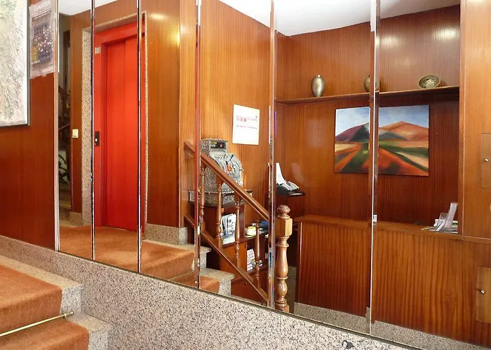 Nest El Camino Hotel *